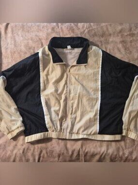 ZYIA Women's Black and Cream Windbreaker